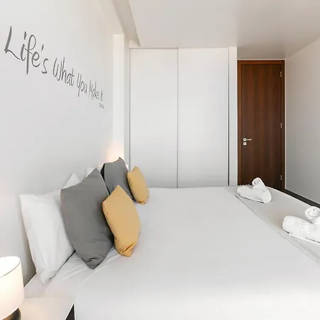 Rooftop Oasis Назаре