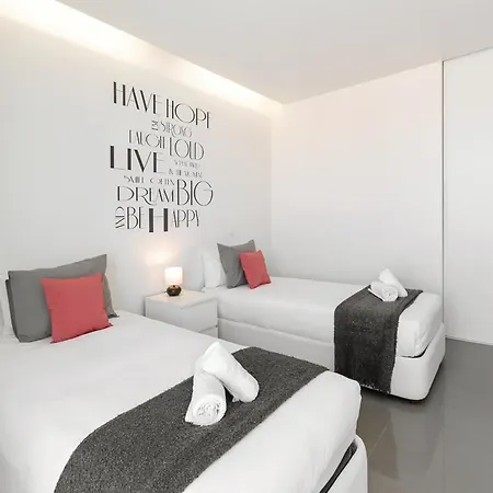 Rooftop Oasis Назаре